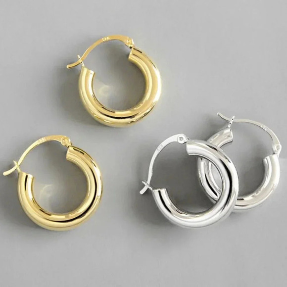 Minimalist 925 Sterling Silver Circle Hoop Earring - Picture 1 of 6